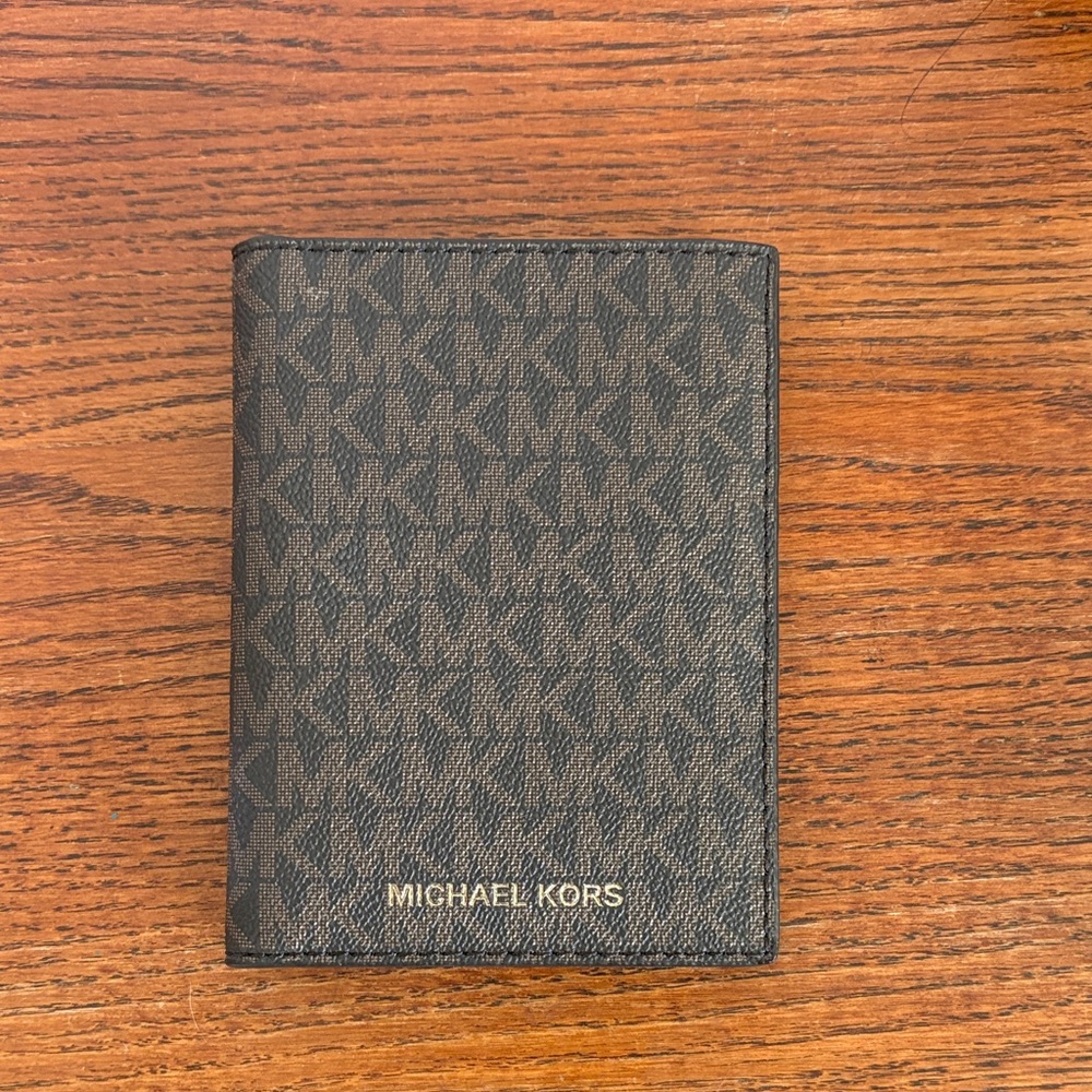 Michael Kors Jet Set Travel Passport holder and wallet